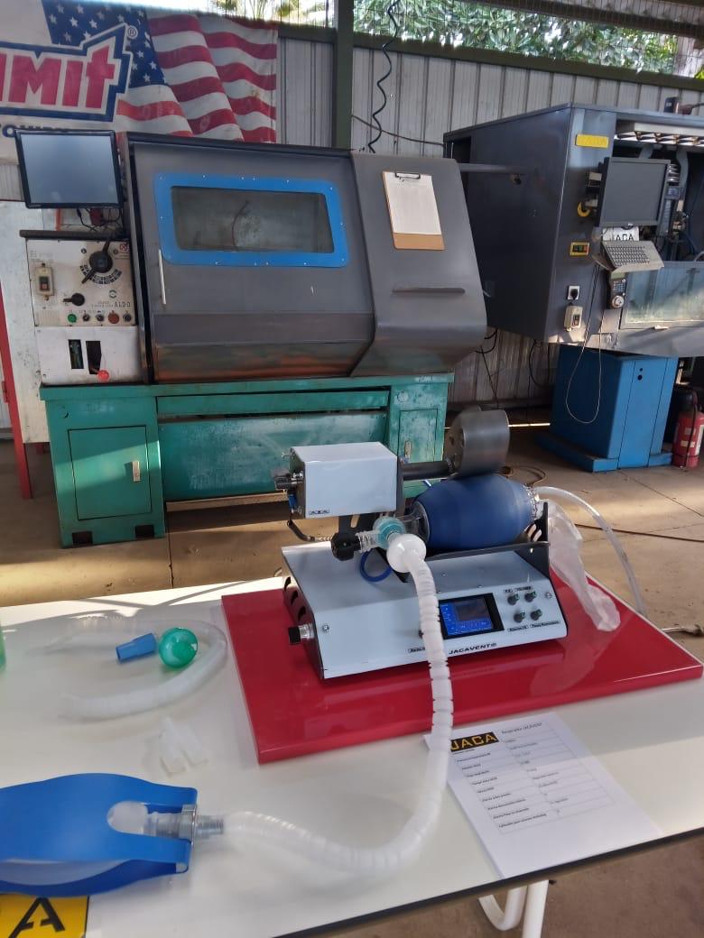 EMPRENDEDORES DE QUILLOTA CREAN VENTILADOR MECÁNICO DE BAJO COSTO PARA ENFRENTAR EL CORONAVIRUS