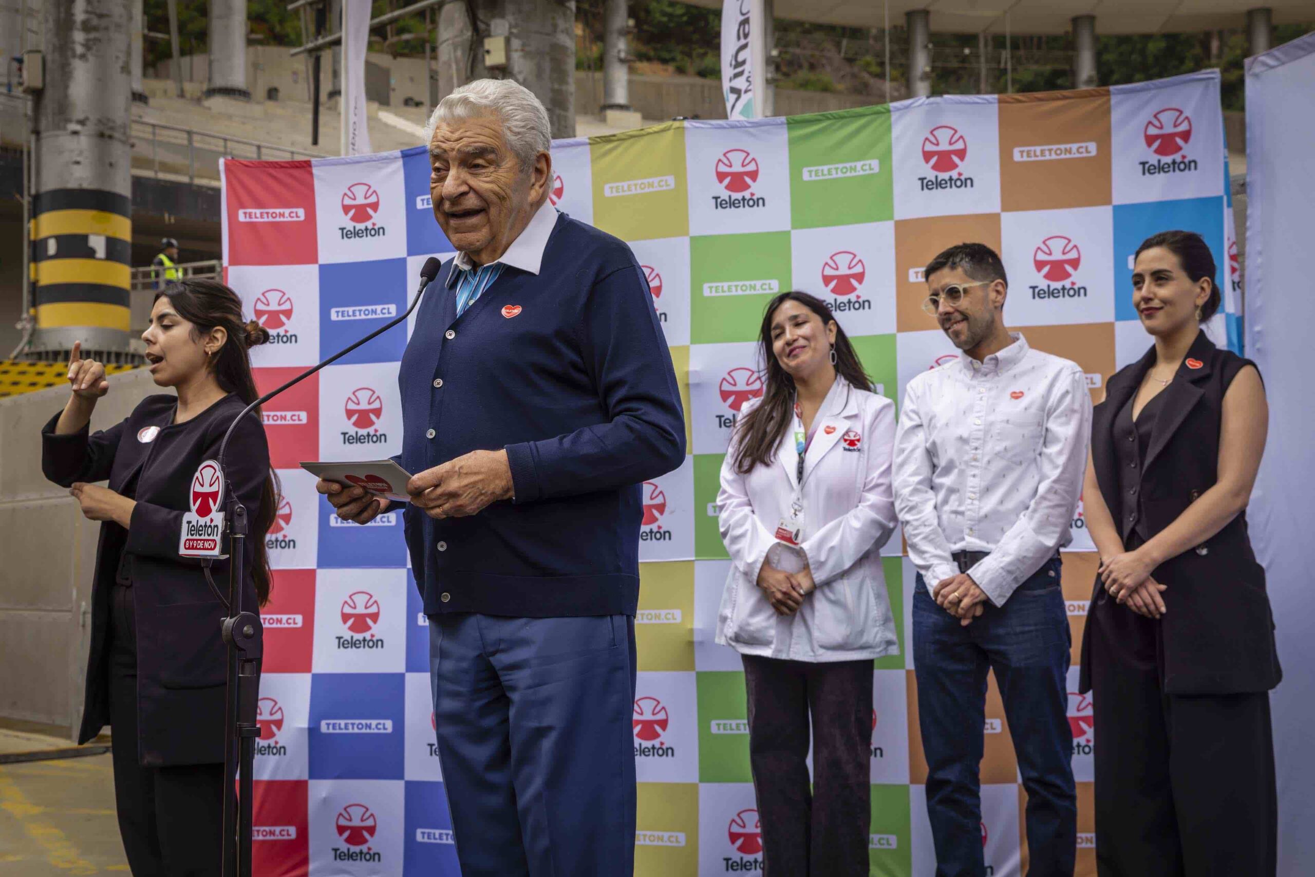 MARIO KREUTZBERGER VISITA ESCENARIO DE LA QUINTA VERGARA A UN DÍA LA TELETÓN 2024